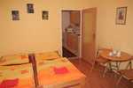 WENCESLAS SQUARE BUDGET APARTMENT